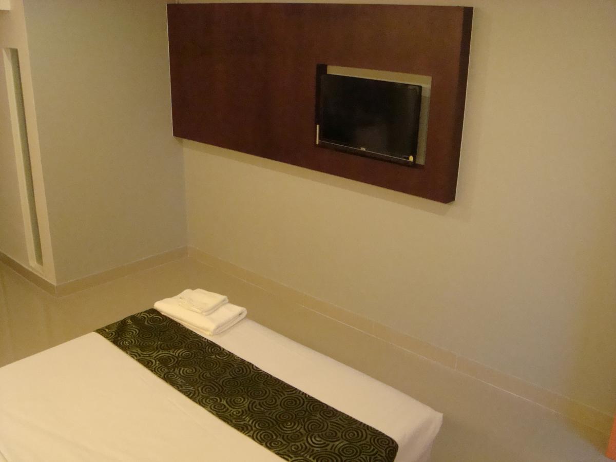 L42 Hostel Suvarnabhumi Airport Bangkok Exterior photo