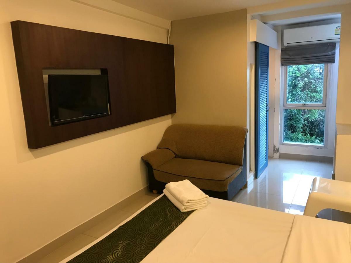 L42 Hostel Suvarnabhumi Airport Bangkok Exterior photo