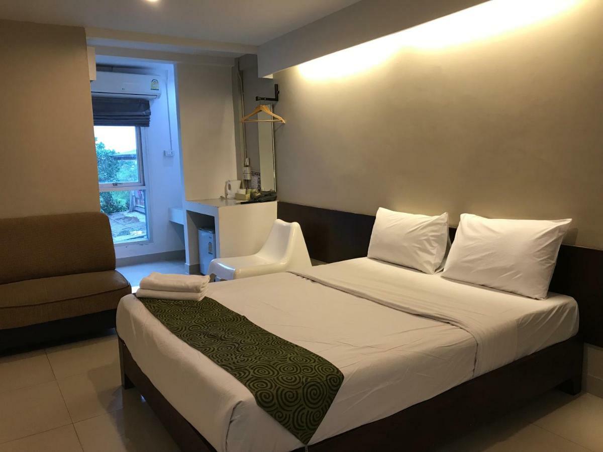 L42 Hostel Suvarnabhumi Airport Bangkok Exterior photo